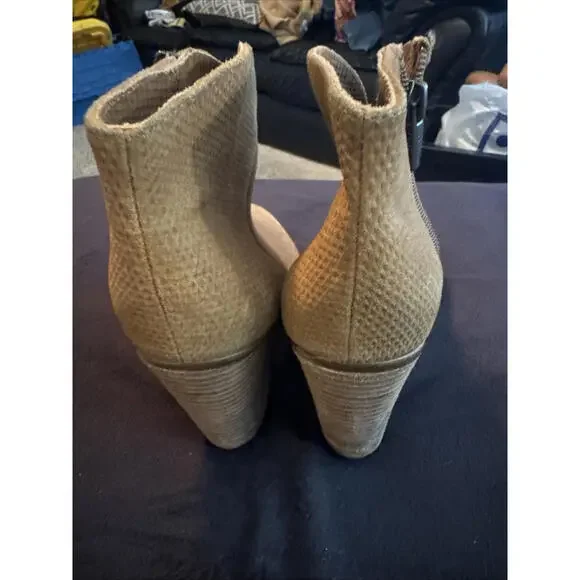 Vince Camuto Franell Cognac Suede Leather Zip‎ High Heel Ankle Boots Size 8.5 - Picture 4 of 5